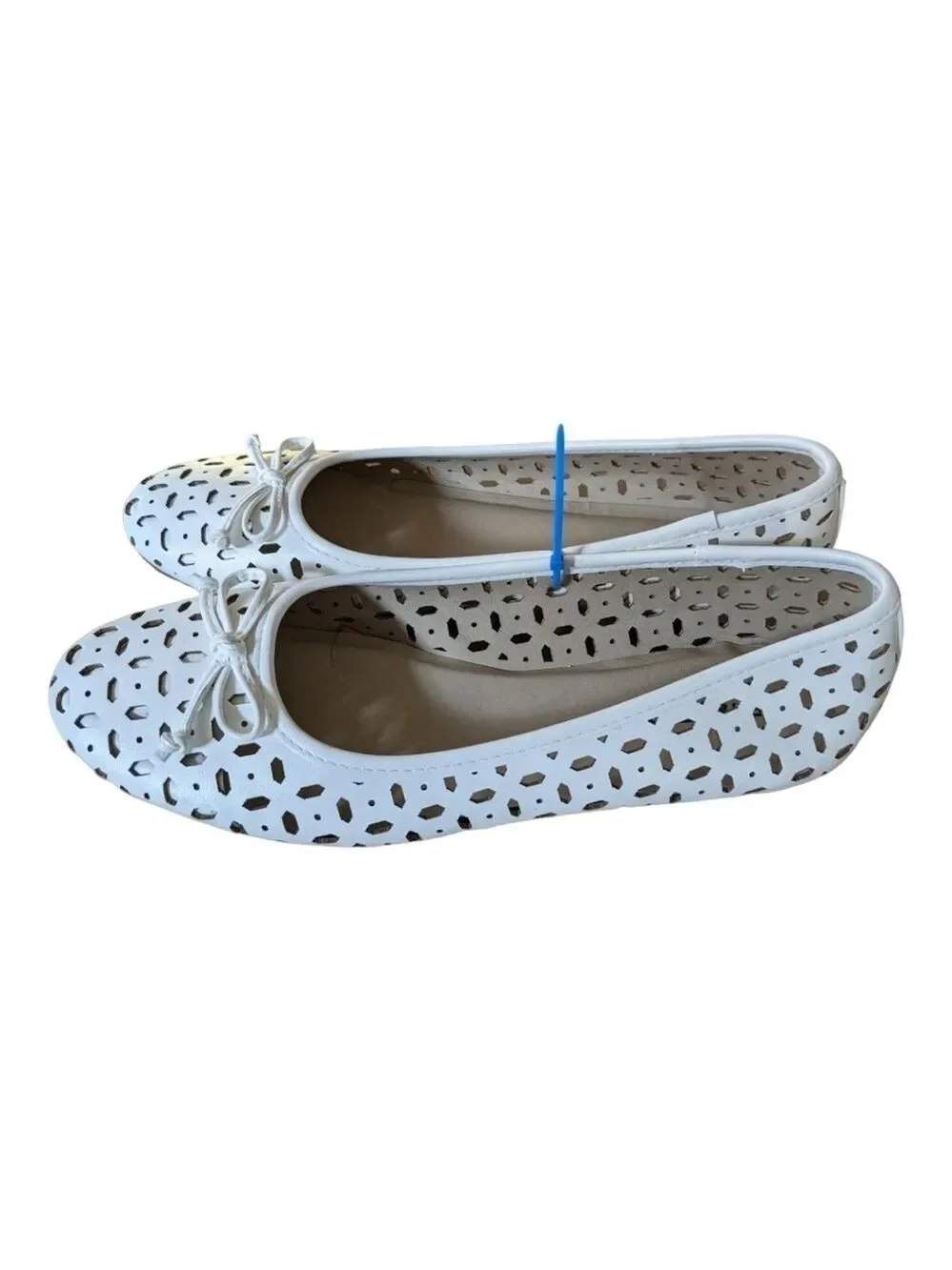 Rialto Garry White Cut out Ballet Flats,size 8,EUC